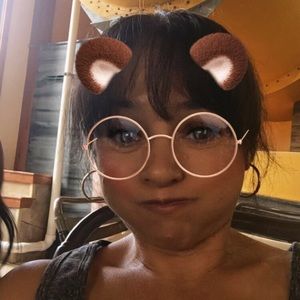 Meet your Posher, Ana